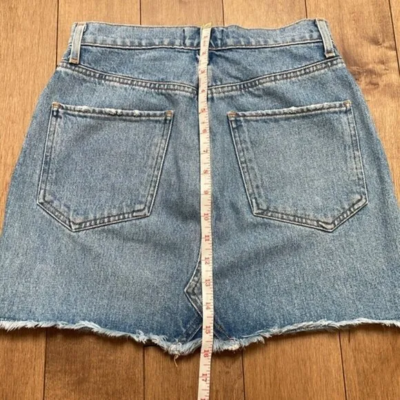 Agolde Quinn High Rise blue Denim Mini Skirt frayed hem buttons pockets sz 24