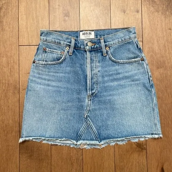 Agolde Quinn High Rise blue Denim Mini Skirt frayed hem buttons pockets sz 24