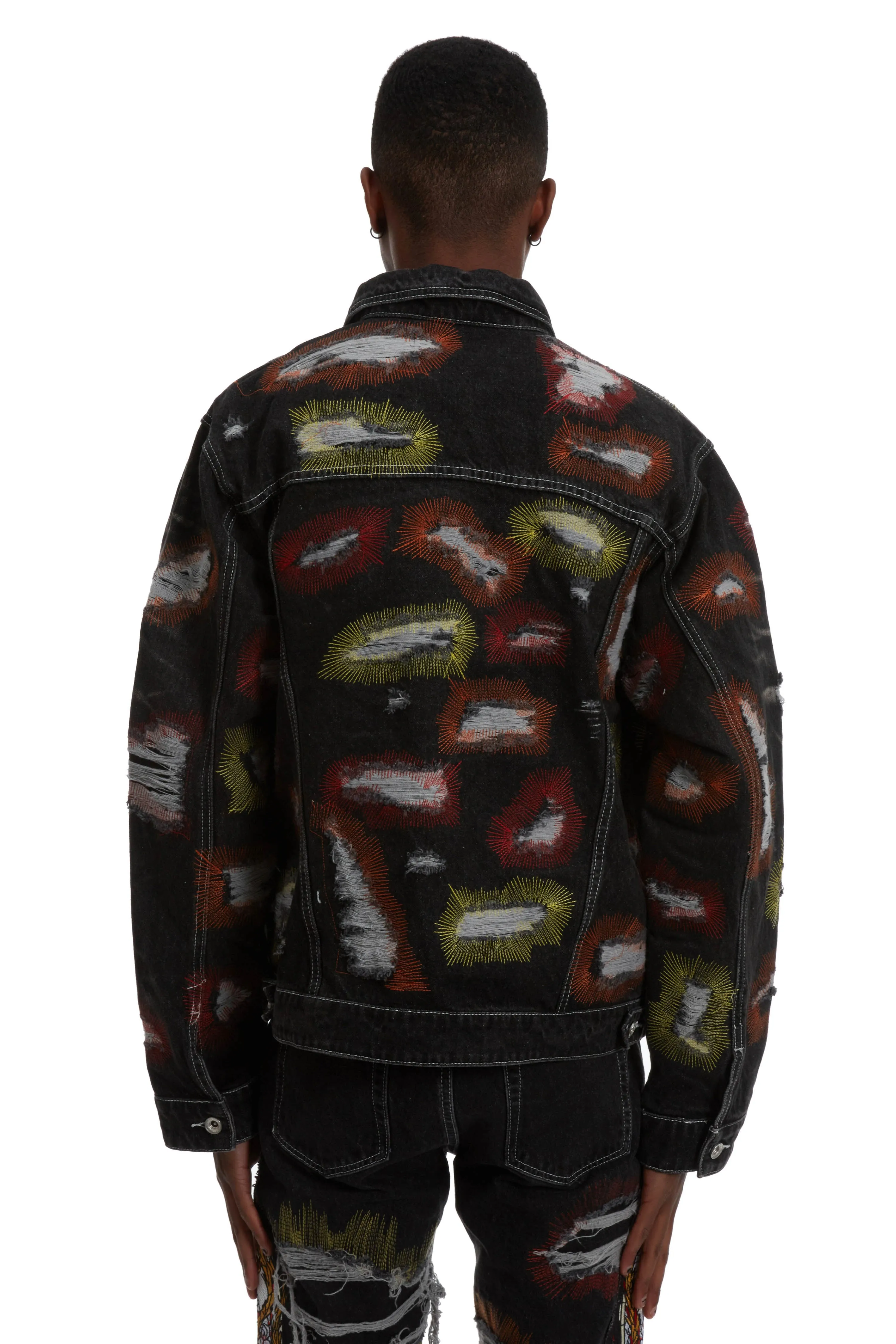 ALL OVER EMBROIDERY TRUCKER