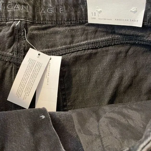 American Eagle Black Distressed High Rise Denim Mom Shorts NWT Size 18/34W