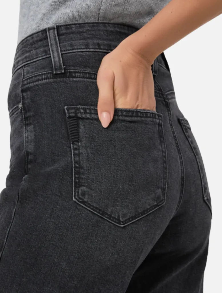 Anessa 31" Wide Leg Jean - Viper Black Distressed