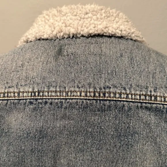 Articles of Society Women's Liz Fleece-Trim Denim Jean Jacket Size Medium
