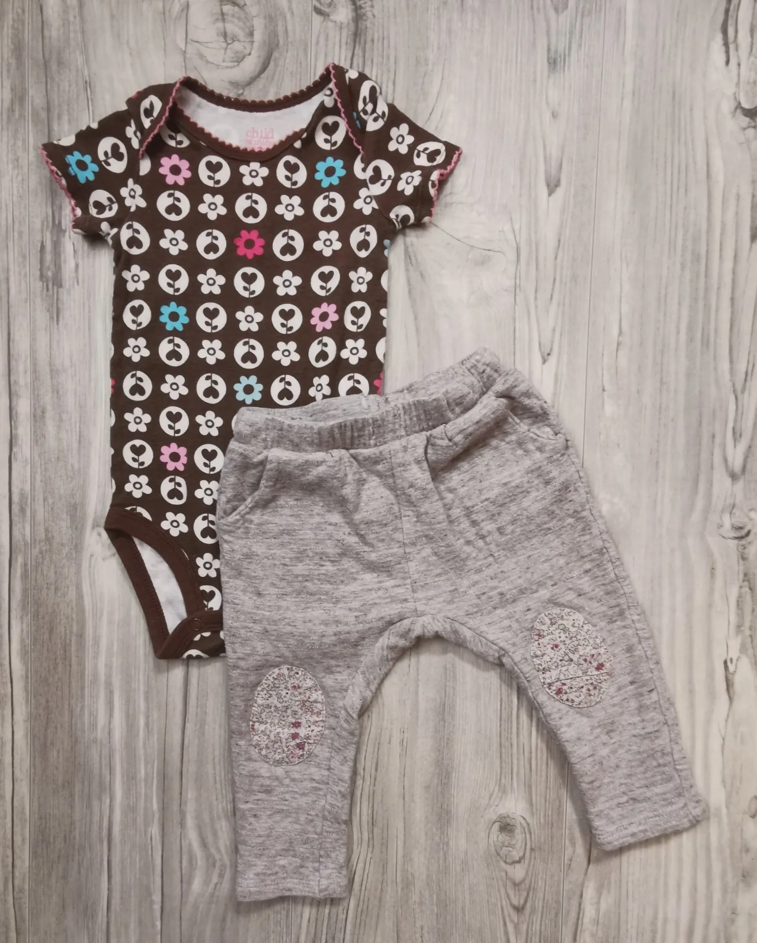 BABY GIRL SIZE 6/9 MONTHS - 2 Piece Mix N Match Outfit VGUC B25