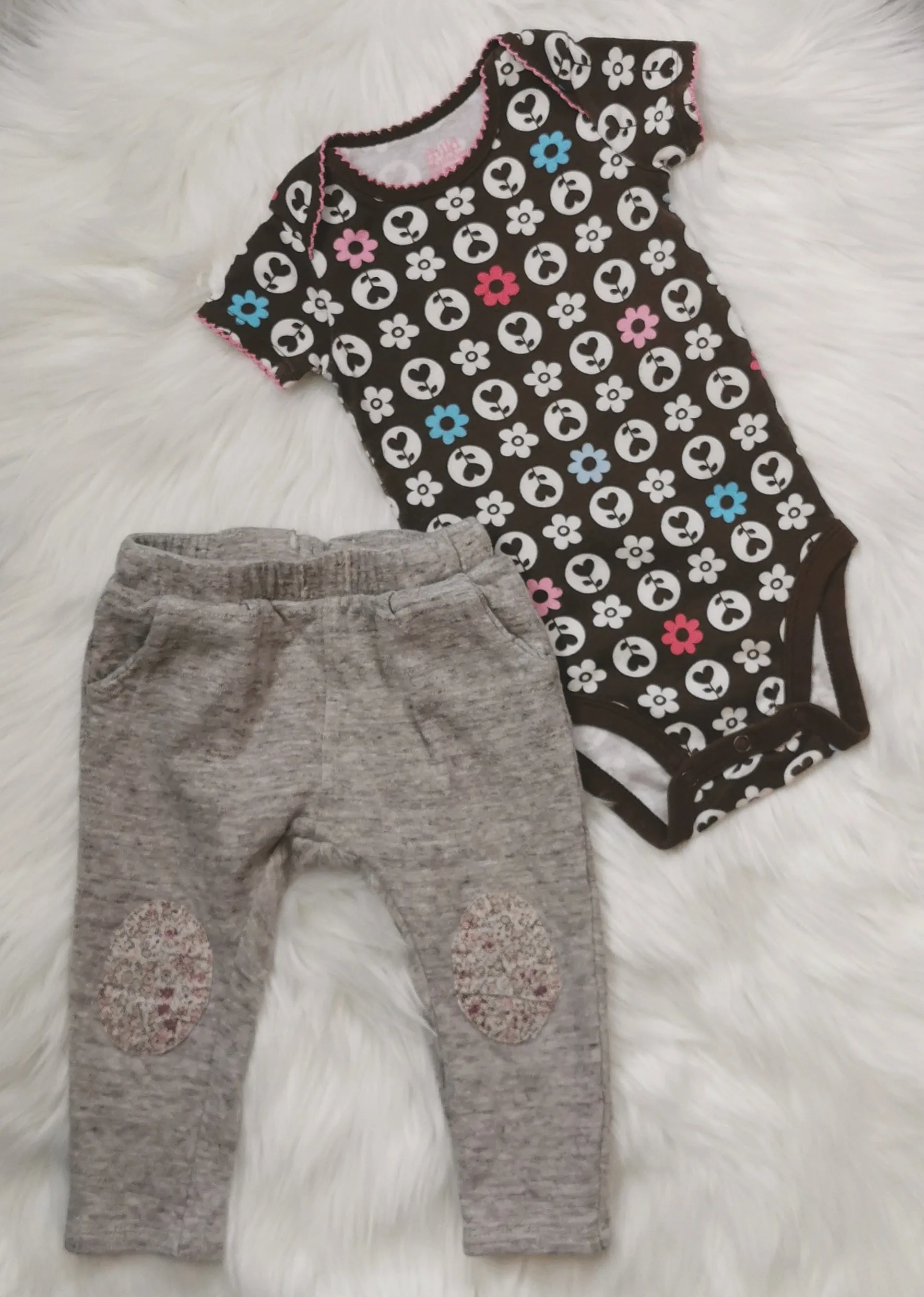 BABY GIRL SIZE 6/9 MONTHS - 2 Piece Mix N Match Outfit VGUC B25
