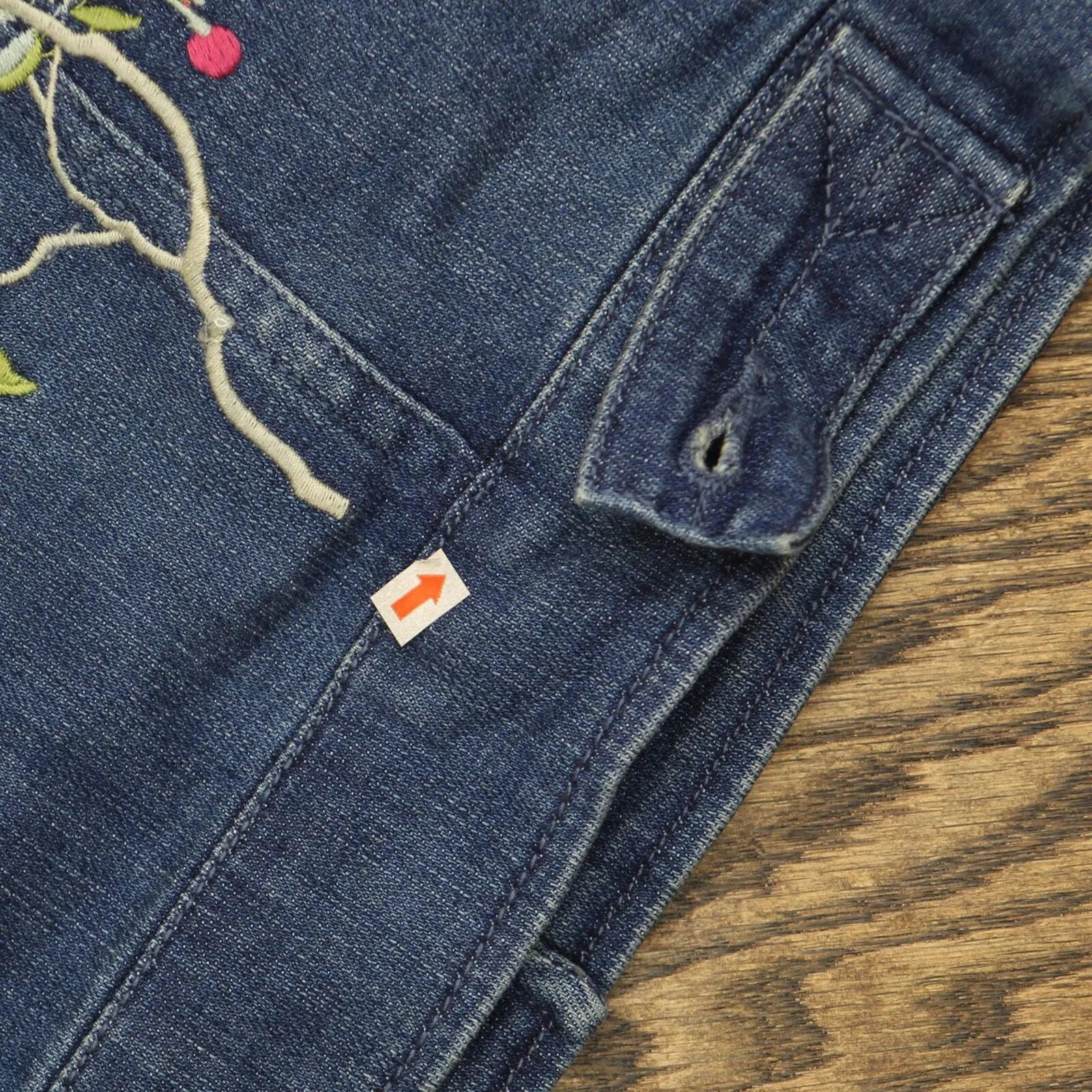G.I.L.I Womens Embroidered Denim Trucker Jean Jacket 166df0b8a16c92 Blue Multi 2