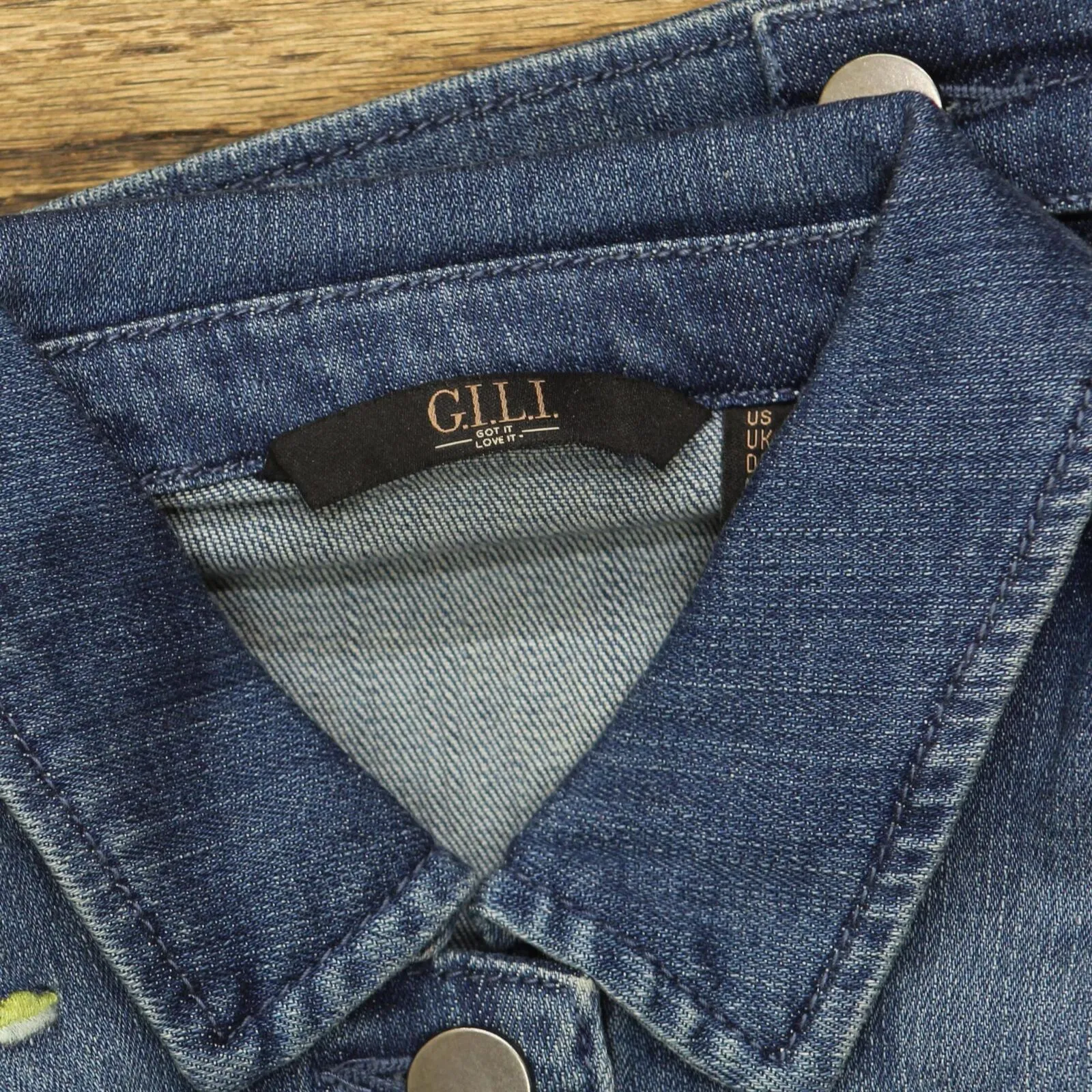 G.I.L.I Womens Embroidered Denim Trucker Jean Jacket 166df0b8a16c92 Blue Multi 2