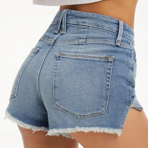 Good American Good Curve High Rise Distressed Short Blue466 NWT