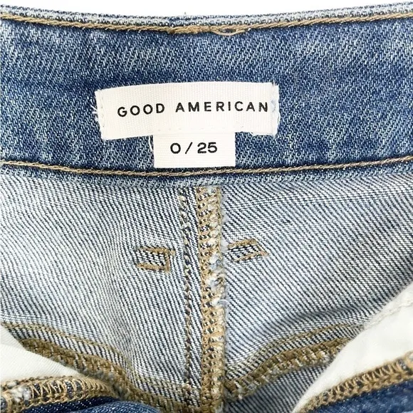 Good American Good Curve High Rise Distressed Short Blue466 NWT
