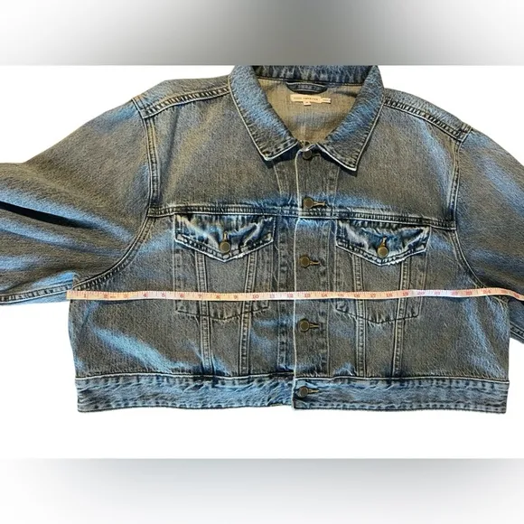 Good American shrunken trucker denim jean jacket semi distressed NWOT 2X women