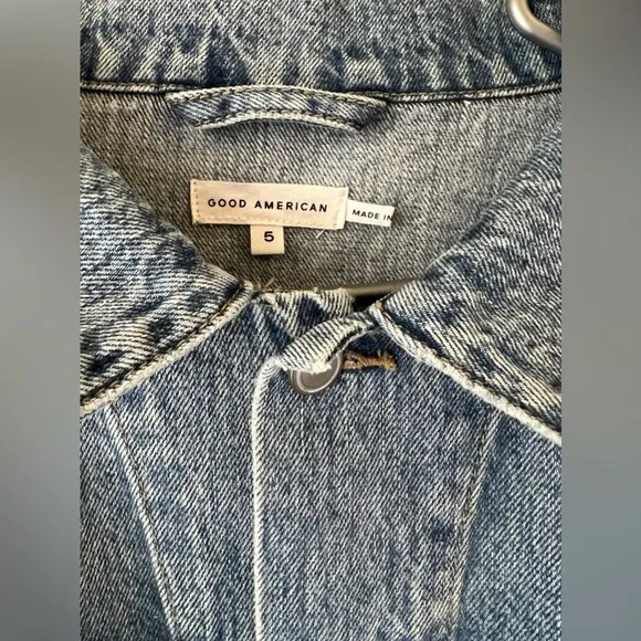 Good American shrunken trucker denim jean jacket semi distressed NWOT 2X women