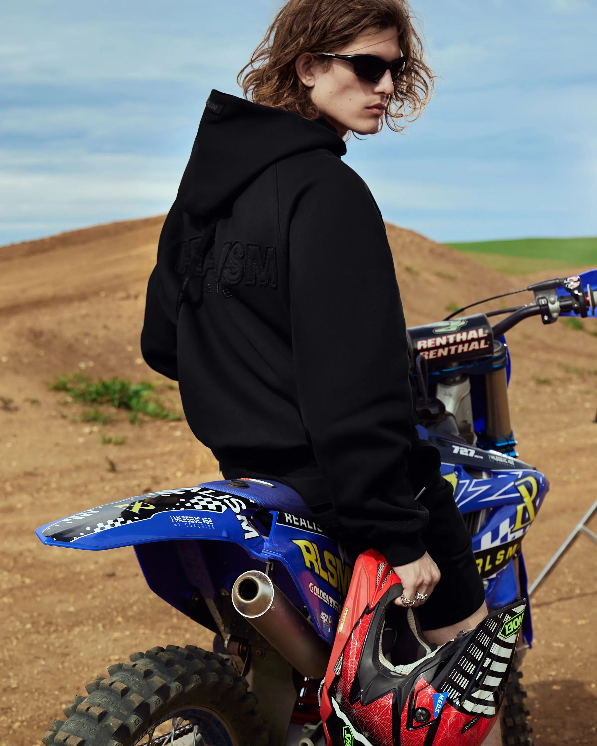 LEGACY HOODIE BLACK
