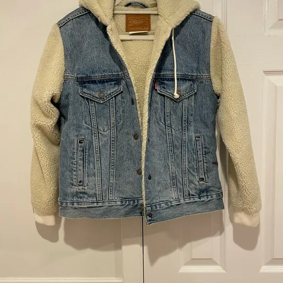 LEVI’S 90’s EX-BOYFRIEND SHERPA HOODED DENIM JEAN TRUCKER JACKET SMALL