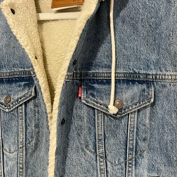LEVI’S 90’s EX-BOYFRIEND SHERPA HOODED DENIM JEAN TRUCKER JACKET SMALL