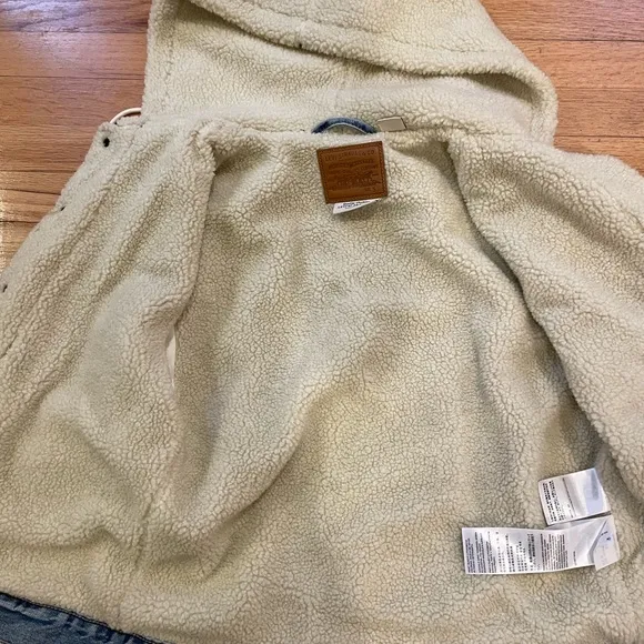 LEVI’S 90’s EX-BOYFRIEND SHERPA HOODED DENIM JEAN TRUCKER JACKET SMALL
