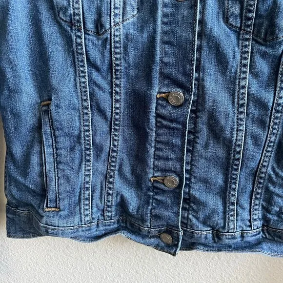 Levi's Women's Original Trucker Denim Jean Jacket Size M Style CW24183449
