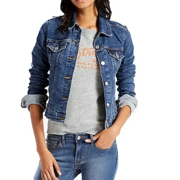 Levi's Women's Original Trucker Denim Jean Jacket Size M Style CW24183449