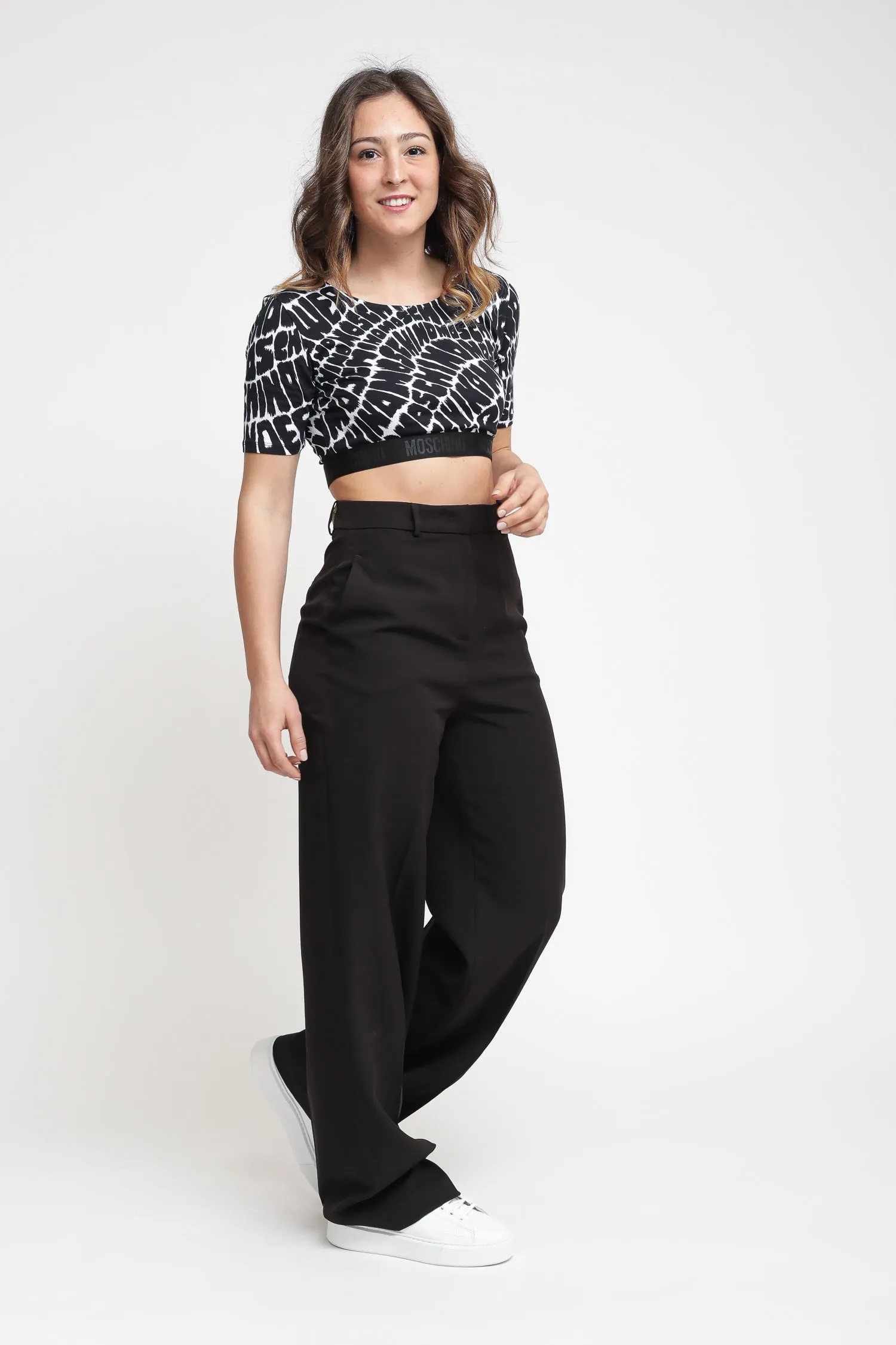 Long-Sleeved Cropped T-shirt - Black