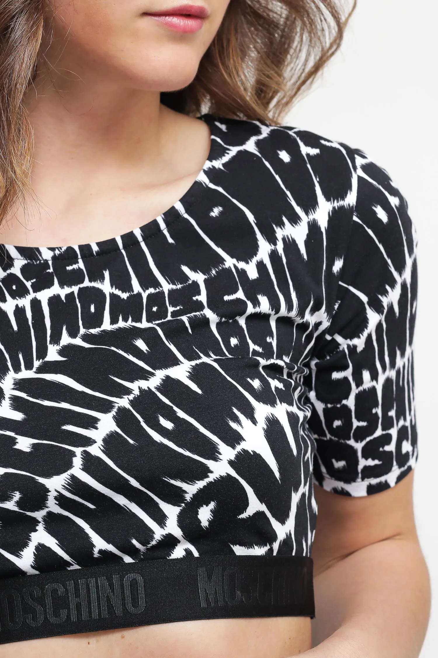 Long-Sleeved Cropped T-shirt - Black