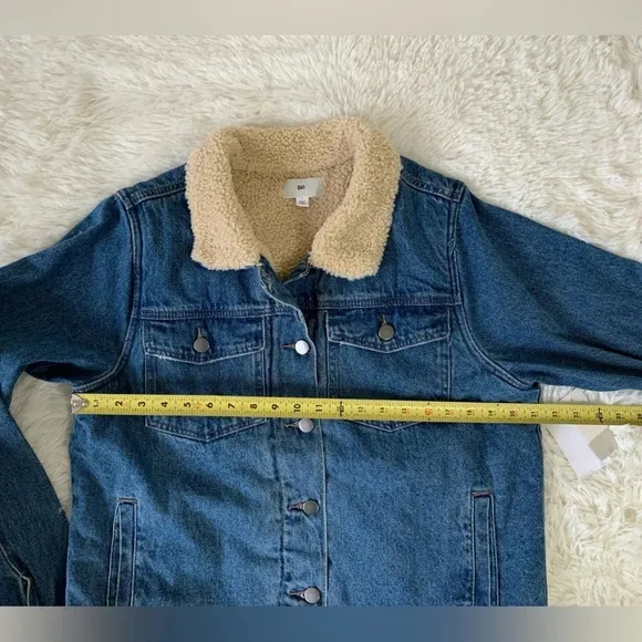 Nordstrom BP. Denim jacket with sherpa lining size Small