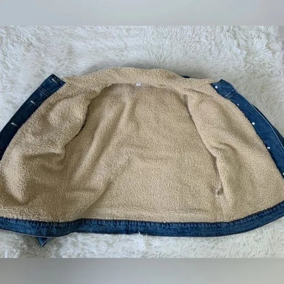 Nordstrom BP. Denim jacket with sherpa lining size Small