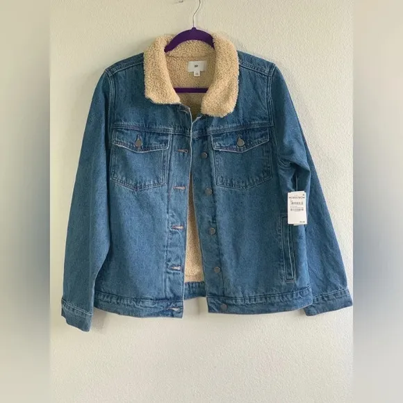 Nordstrom BP. Denim jacket with sherpa lining size Small