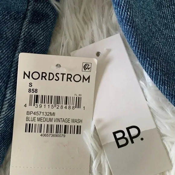 Nordstrom BP. Denim jacket with sherpa lining size Small