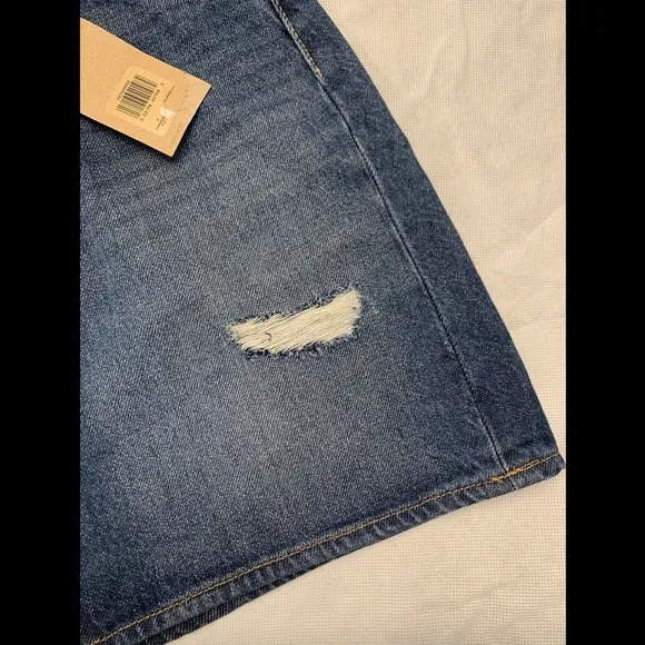 NWT $60 Levi's Women's Iconic High Rise Denim Mini Skirt [ SZ 4 / 27W‎ ]