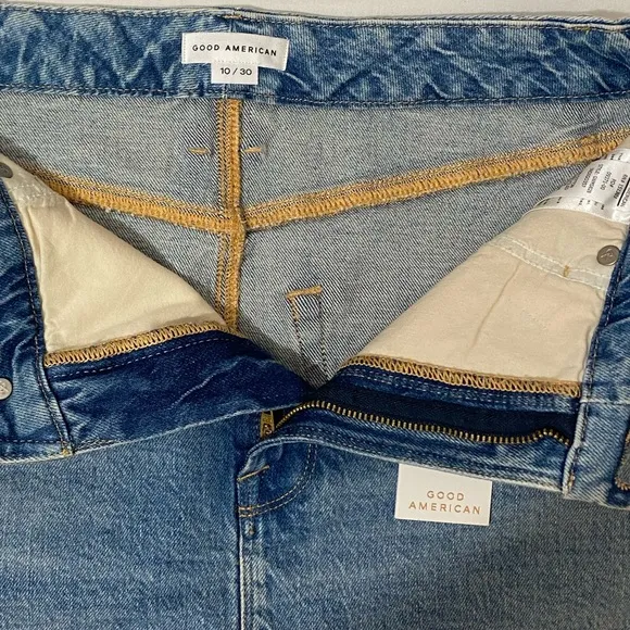 NWT Good American Micro Raw Hem Mini Skirt Size 10/30.