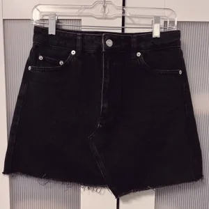 NWT Topshop High Waiste Charcoal Black Uneven Raw Hem Denim Skirt