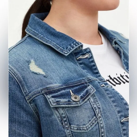 NWT Torrid Distressed Denim Trucker Jacket - Medium Wash womens size 3X