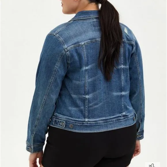 NWT Torrid Distressed Denim Trucker Jacket - Medium Wash womens size 3X