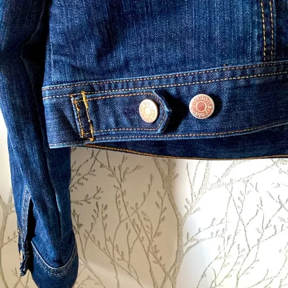 Old Navy Women’s Faded Trucker Stretch Cropped Denim Jean Jacket