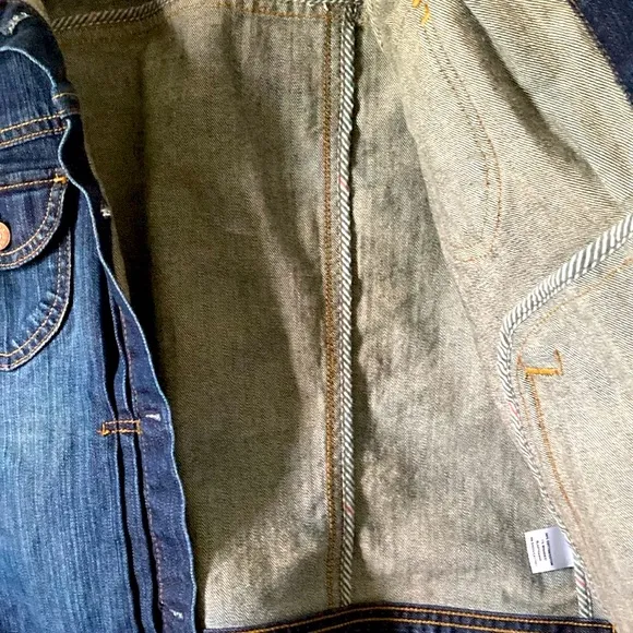 Old Navy Women’s Faded Trucker Stretch Cropped Denim Jean Jacket