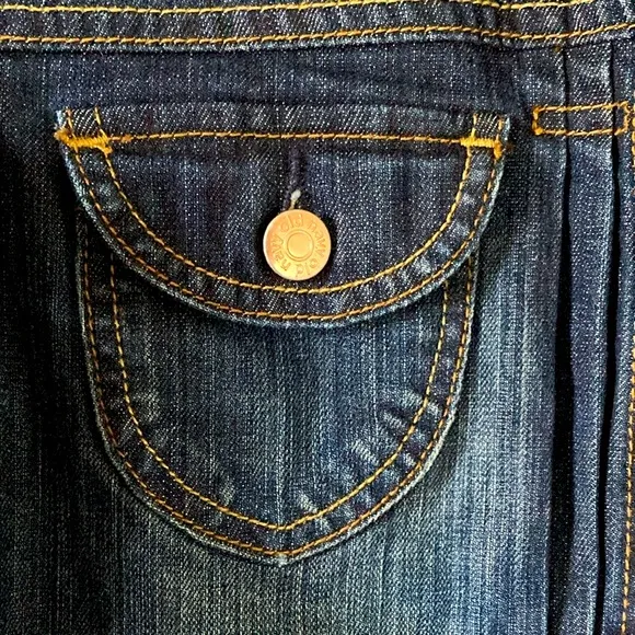 Old Navy Women’s Faded Trucker Stretch Cropped Denim Jean Jacket