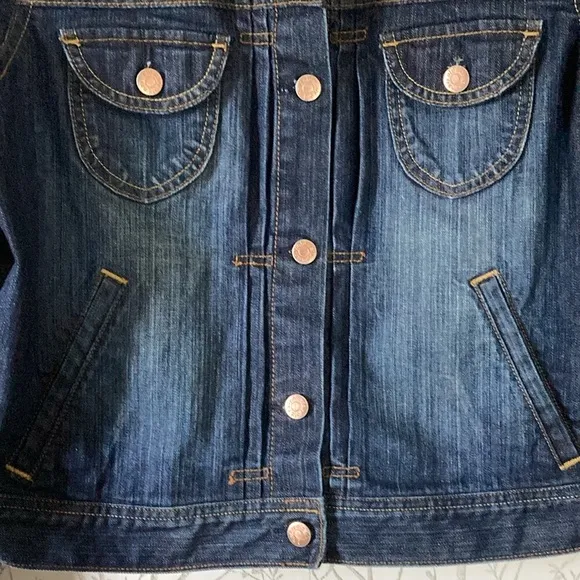 Old Navy Women’s Faded Trucker Stretch Cropped Denim Jean Jacket