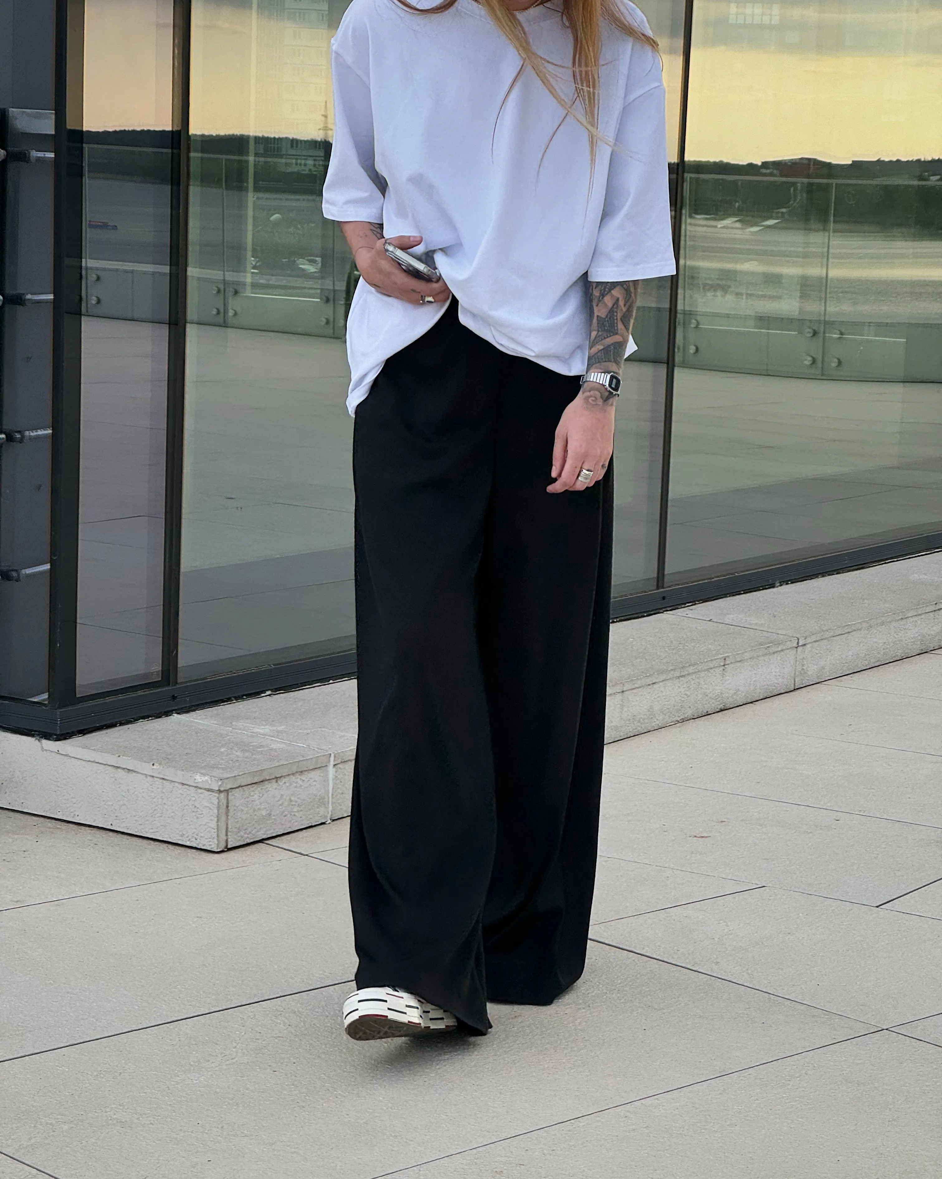RIBBED RELAXED PANTS in Black