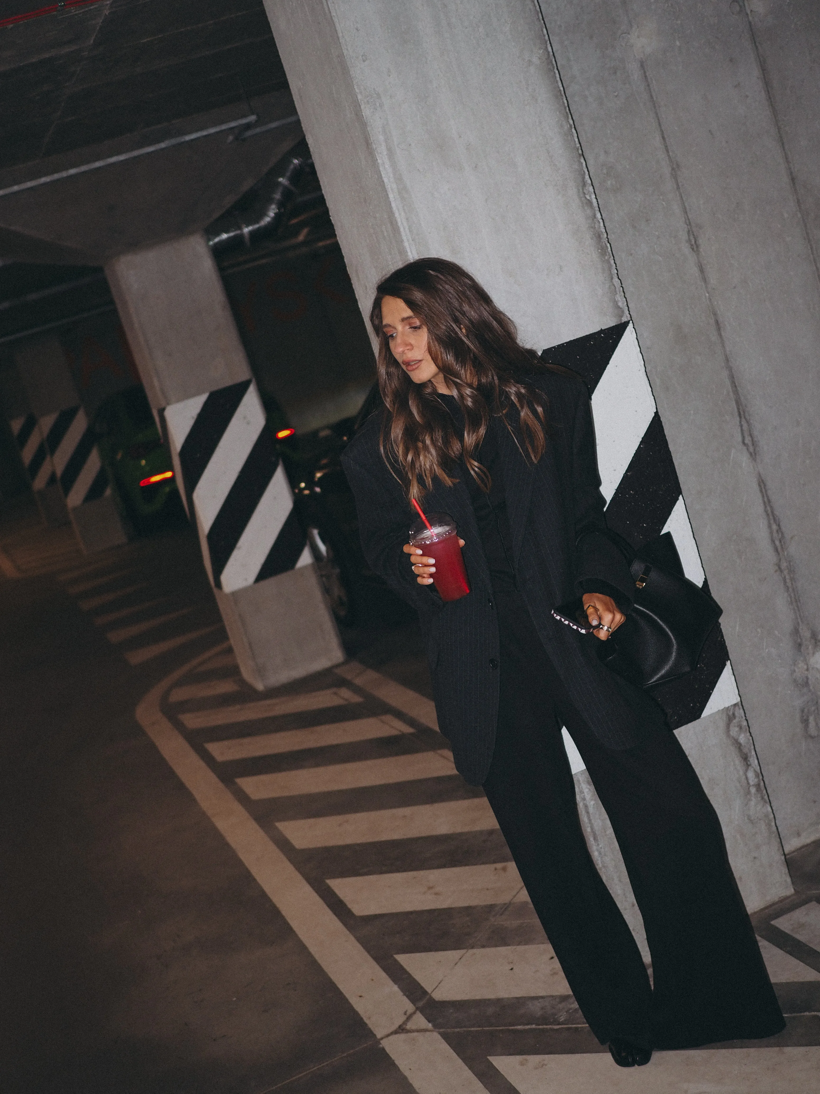 RIBBED RELAXED PANTS in Black