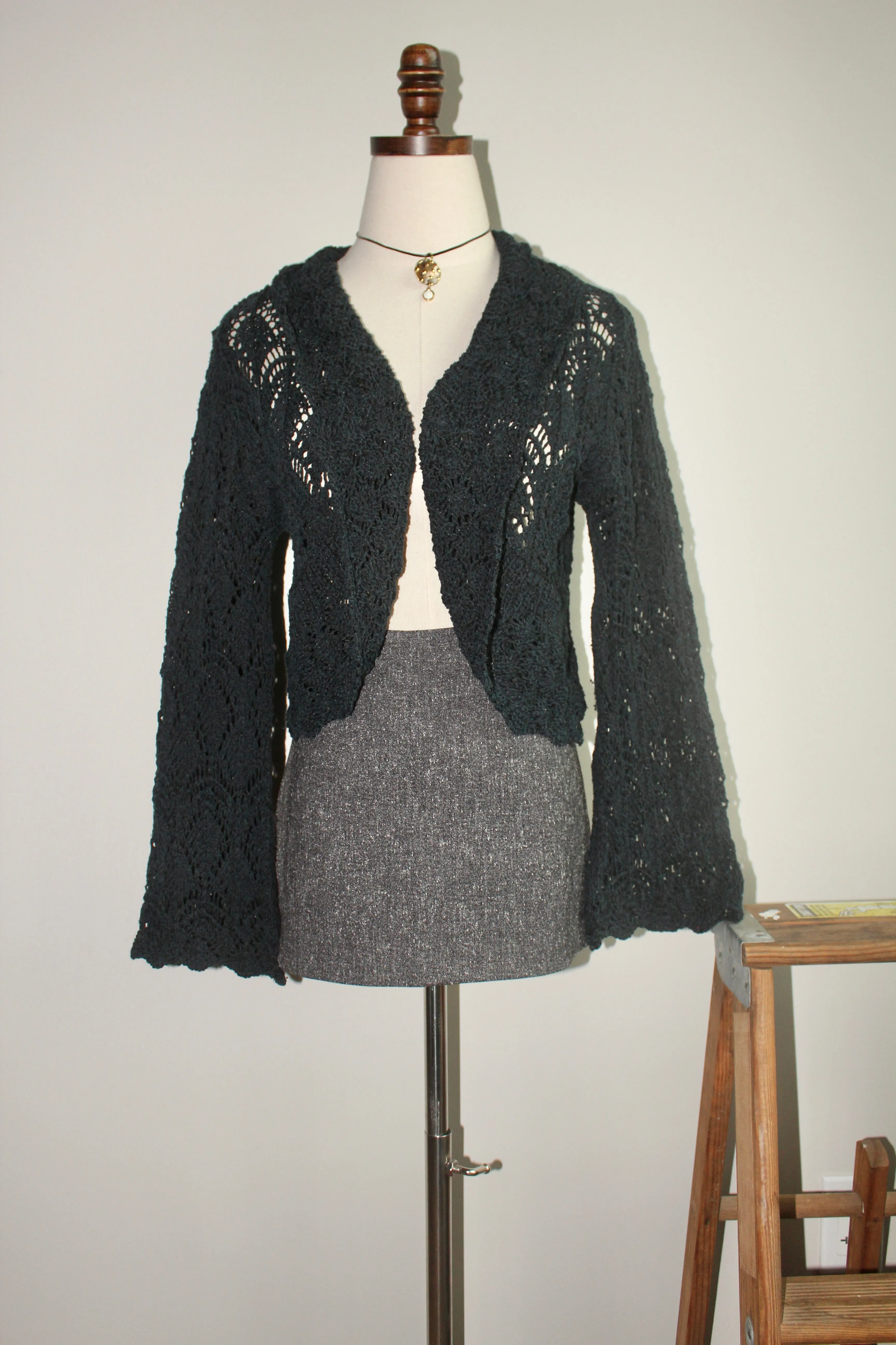 Vintage 90s Eyelet Flared Sleeve Cropped Knit (M)