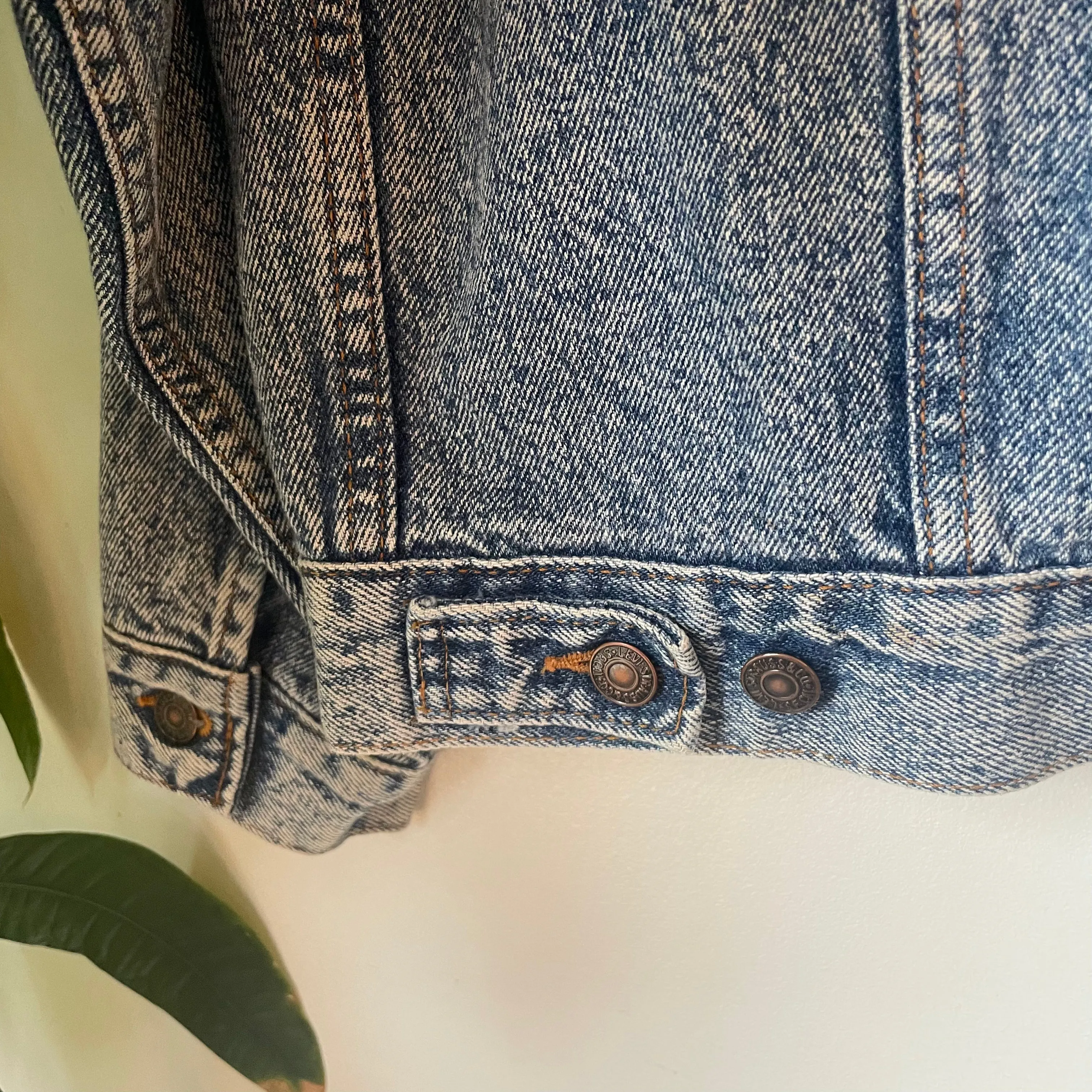 Vintage Unisex 90s Levis Red Tab Denim Trucker jacket // Size Large // Made in USA (HT2420)